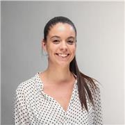 Doctora en ciencias biomedicas y graduada en biotecnologia imparte clases online.